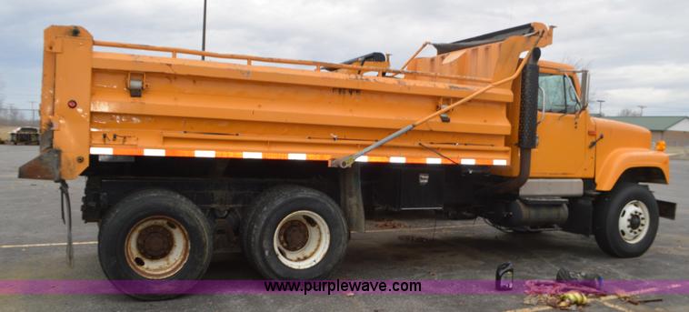 image for item L4541 2002 International F2554 dump truck