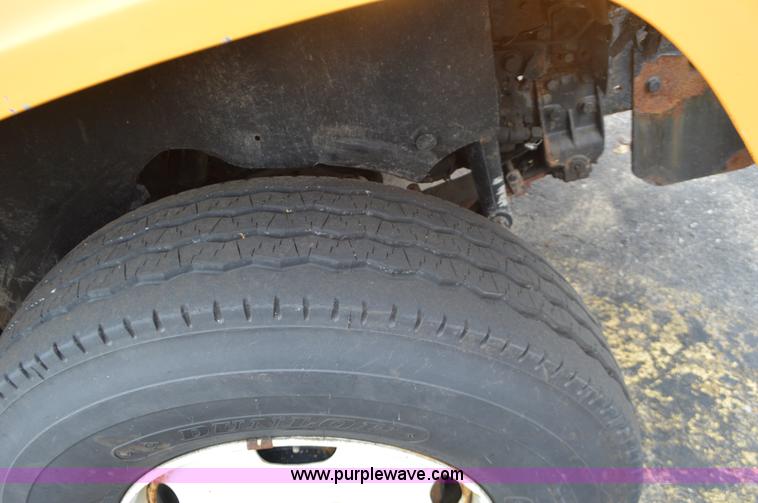 image for item L4541 2002 International F2554 dump truck