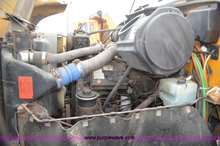 image for item L4541 2002 International F2554 dump truck