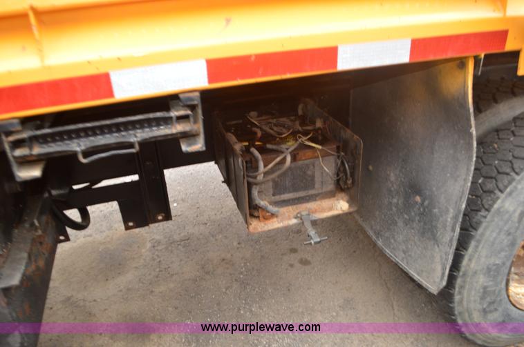 image for item L4541 2002 International F2554 dump truck