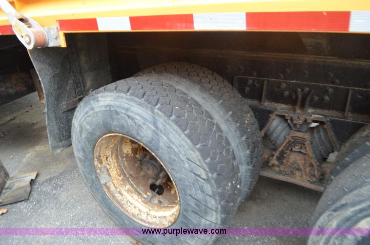image for item L4541 2002 International F2554 dump truck