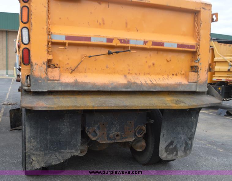 image for item L4541 2002 International F2554 dump truck