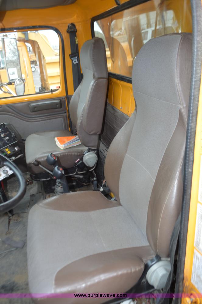 image for item L4541 2002 International F2554 dump truck