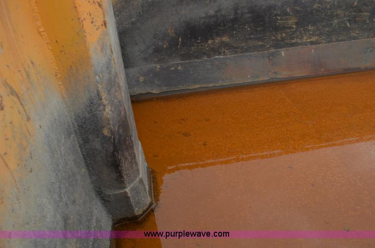 image for item L4541 2002 International F2554 dump truck