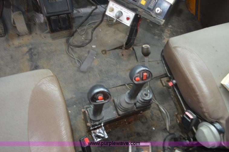 image for item L4541 2002 International F2554 dump truck