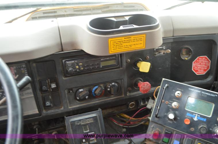 image for item L4541 2002 International F2554 dump truck