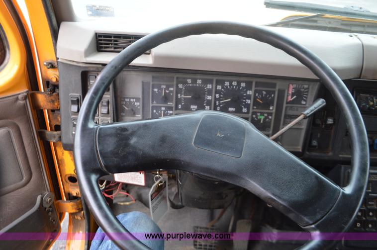 image for item L4541 2002 International F2554 dump truck