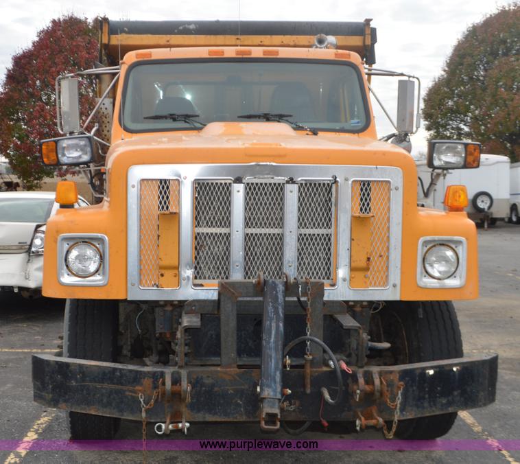 image for item L4542 2002 International F2554 dump truck