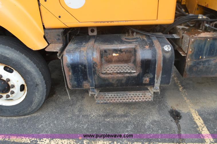 image for item L4542 2002 International F2554 dump truck