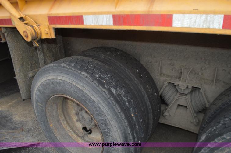 image for item L4542 2002 International F2554 dump truck