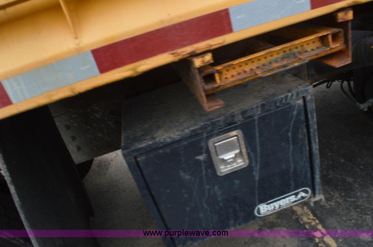 image for item L4542 2002 International F2554 dump truck