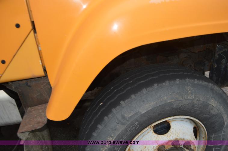 image for item L4542 2002 International F2554 dump truck