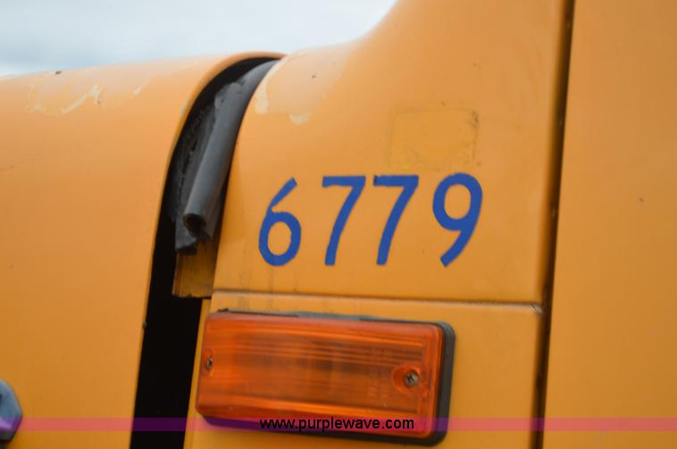 image for item L4542 2002 International F2554 dump truck