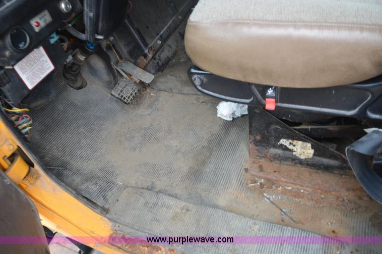 image for item L4542 2002 International F2554 dump truck