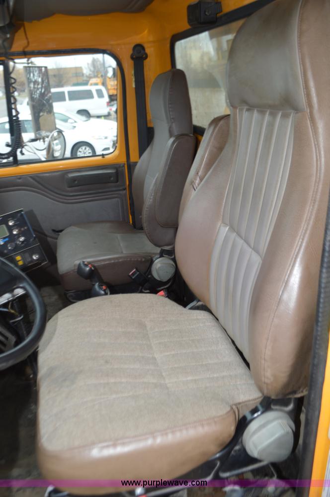 image for item L4542 2002 International F2554 dump truck