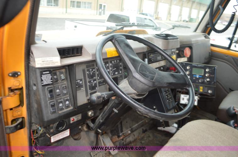 image for item L4542 2002 International F2554 dump truck