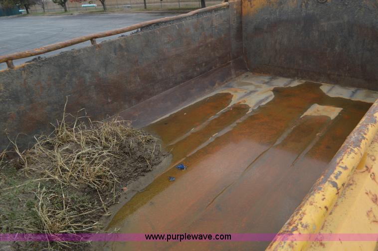 image for item L4542 2002 International F2554 dump truck