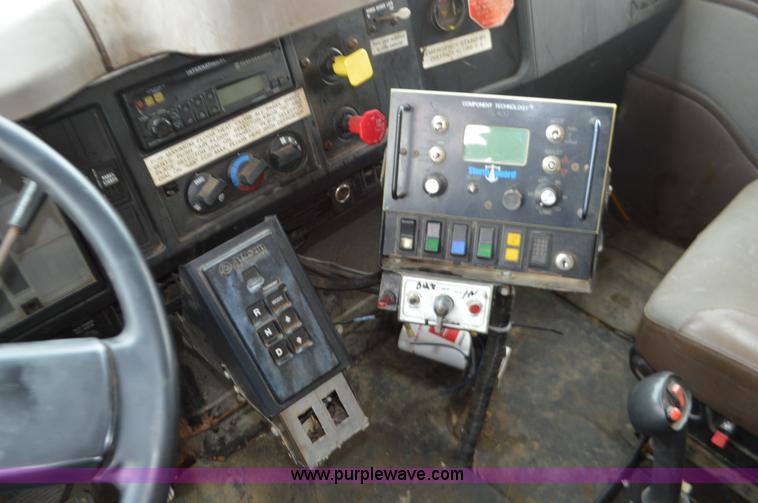 image for item L4542 2002 International F2554 dump truck