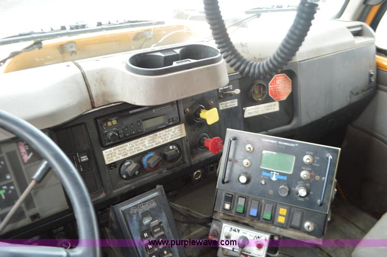 image for item L4542 2002 International F2554 dump truck