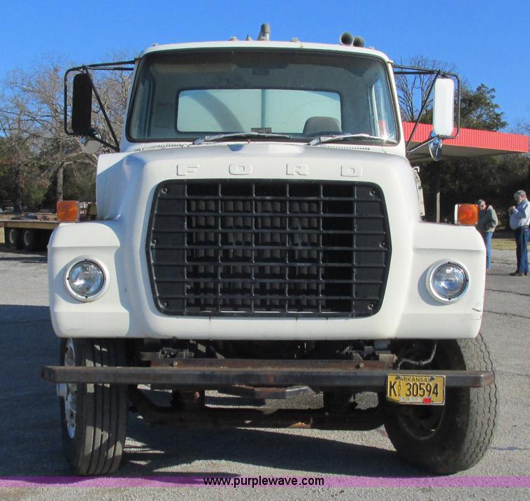 image for item L5344 1978 Ford 9000 water truck