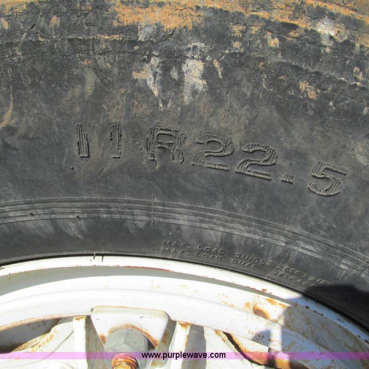 image for item L5344 1978 Ford 9000 water truck