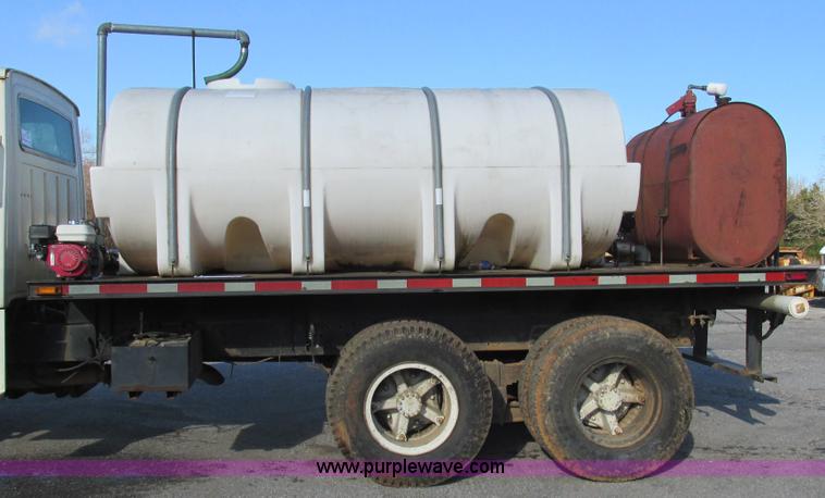 image for item L5344 1978 Ford 9000 water truck