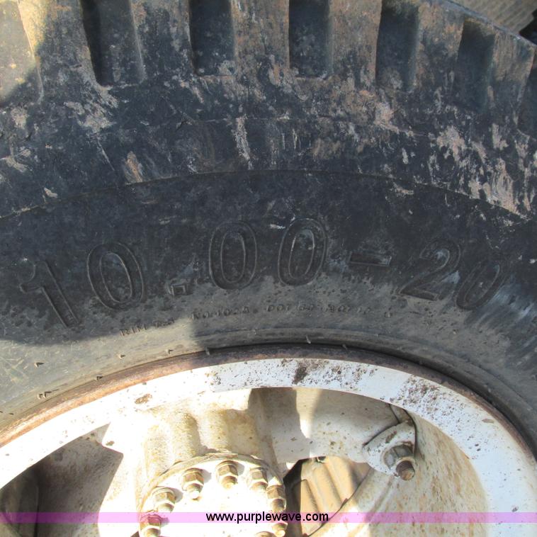 image for item L5344 1978 Ford 9000 water truck