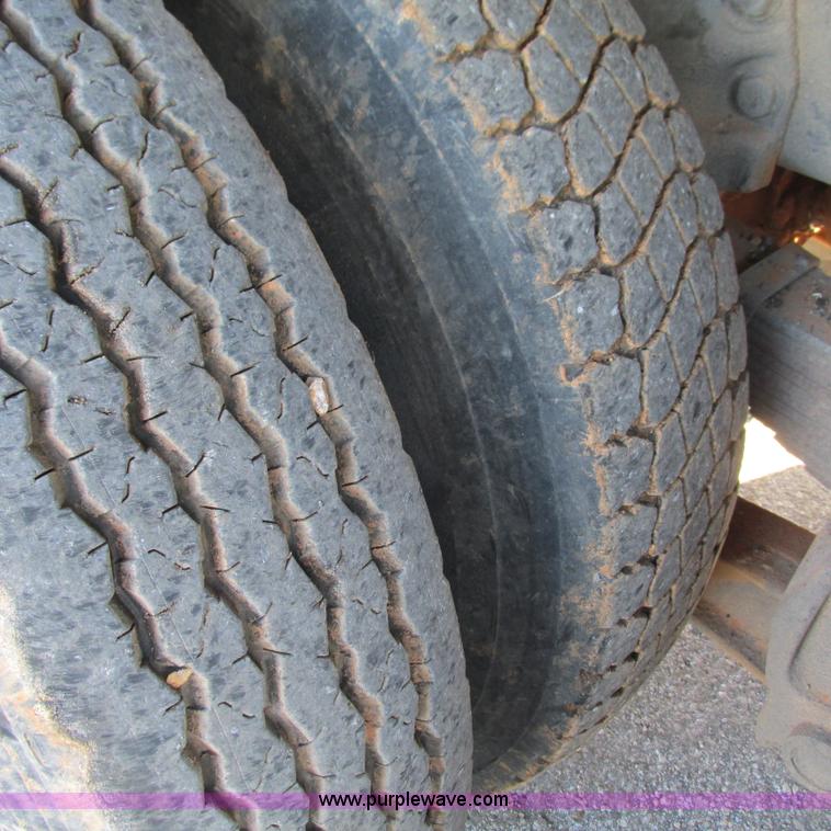 image for item L5344 1978 Ford 9000 water truck