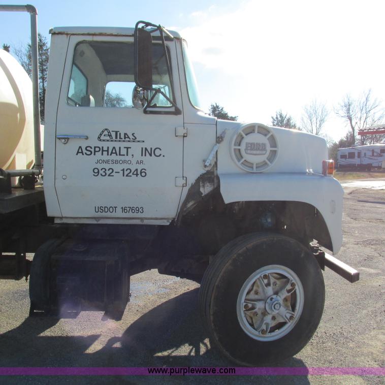 image for item L5344 1978 Ford 9000 water truck
