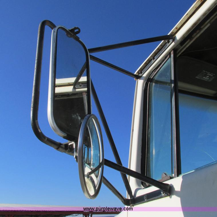 image for item L5344 1978 Ford 9000 water truck