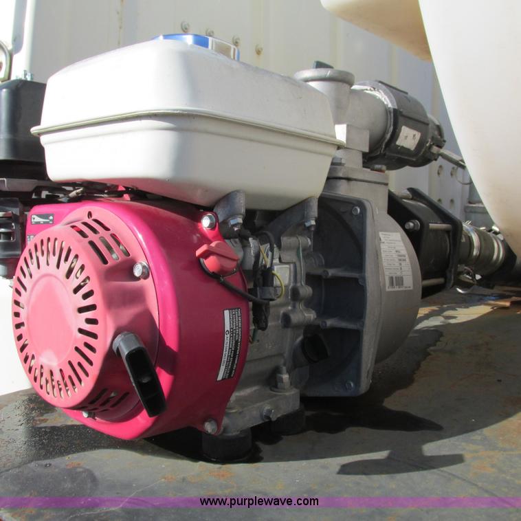 image for item L5344 1978 Ford 9000 water truck