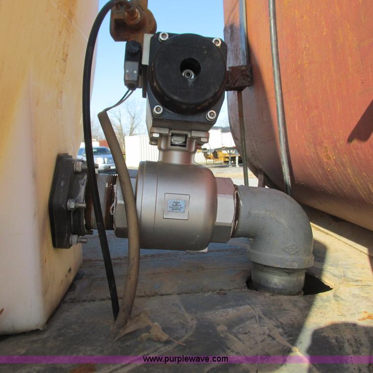 image for item L5344 1978 Ford 9000 water truck