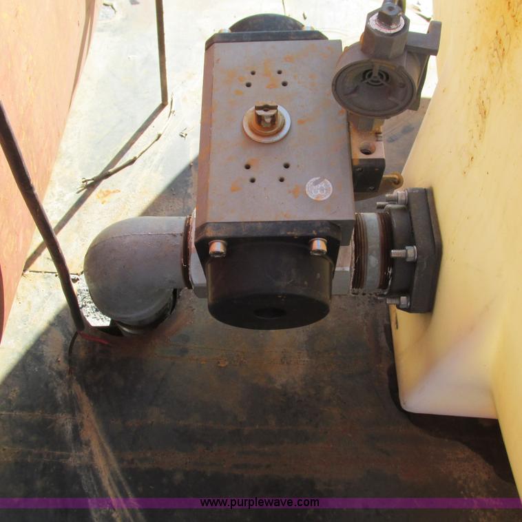 image for item L5344 1978 Ford 9000 water truck