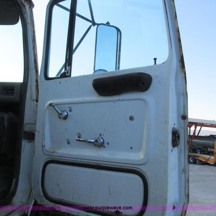 image for item L5344 1978 Ford 9000 water truck