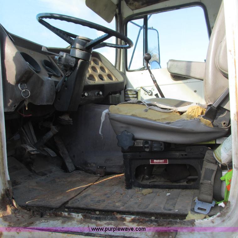 image for item L5344 1978 Ford 9000 water truck