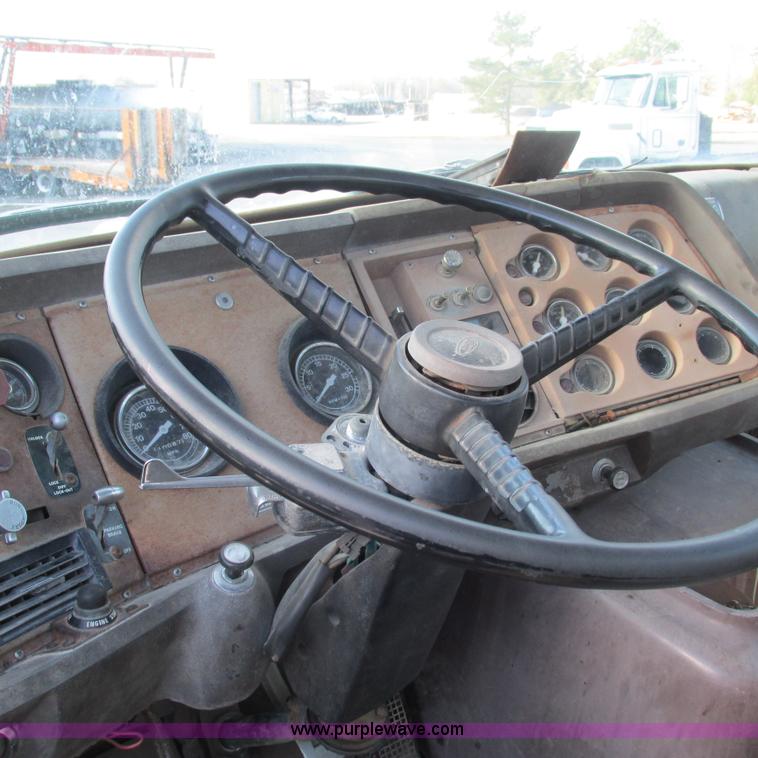 image for item L5344 1978 Ford 9000 water truck