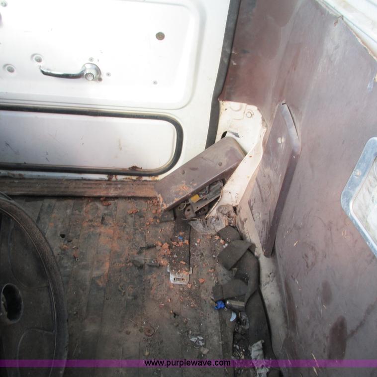 image for item L5344 1978 Ford 9000 water truck