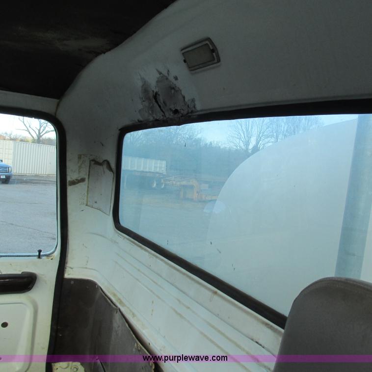 image for item L5344 1978 Ford 9000 water truck