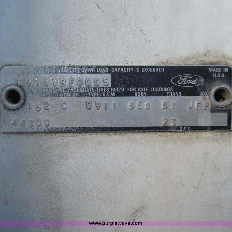 image for item L5344 1978 Ford 9000 water truck