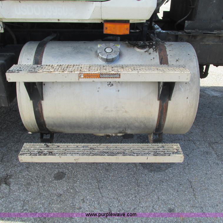 image for item L5345 1993 Mack CH613 semi truck