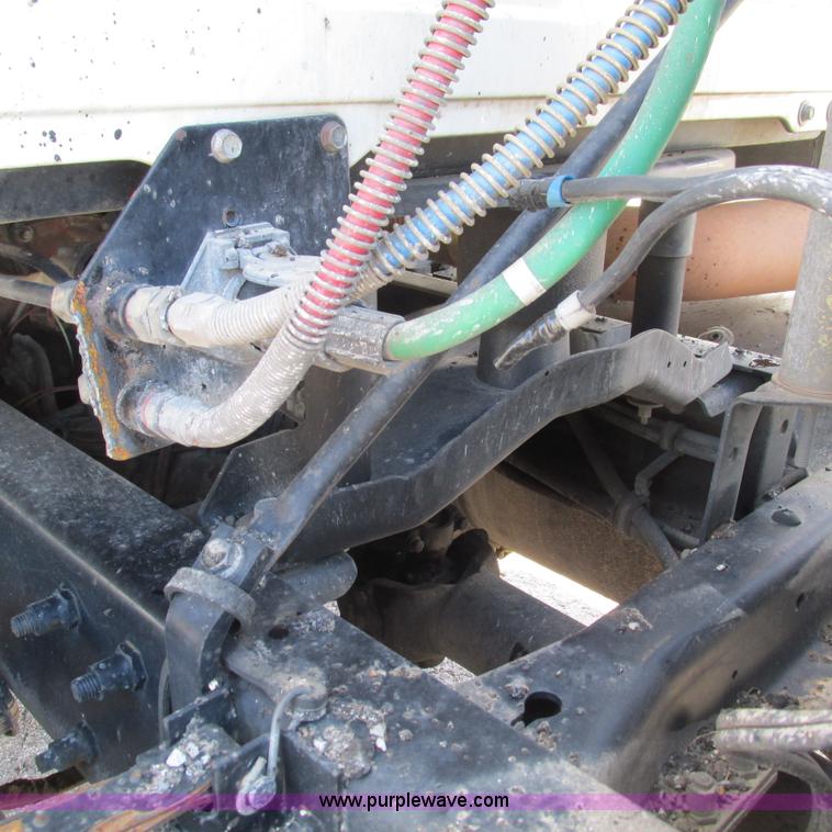 image for item L5345 1993 Mack CH613 semi truck