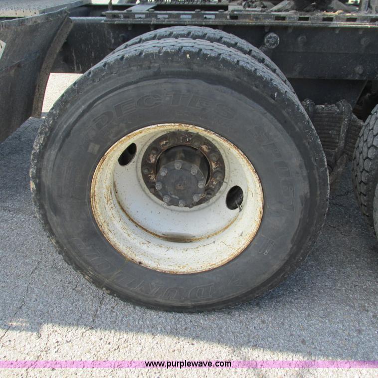 image for item L5345 1993 Mack CH613 semi truck