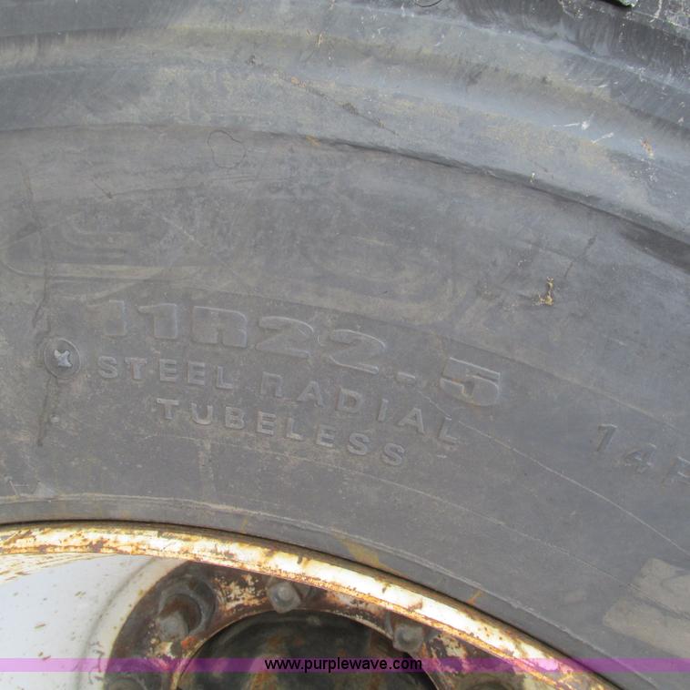 image for item L5345 1993 Mack CH613 semi truck