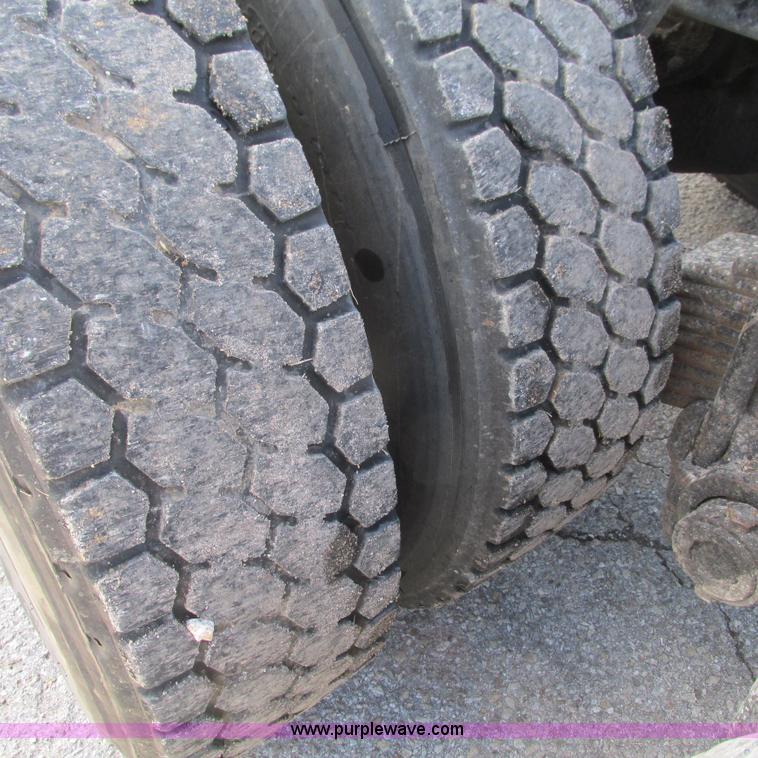 image for item L5345 1993 Mack CH613 semi truck