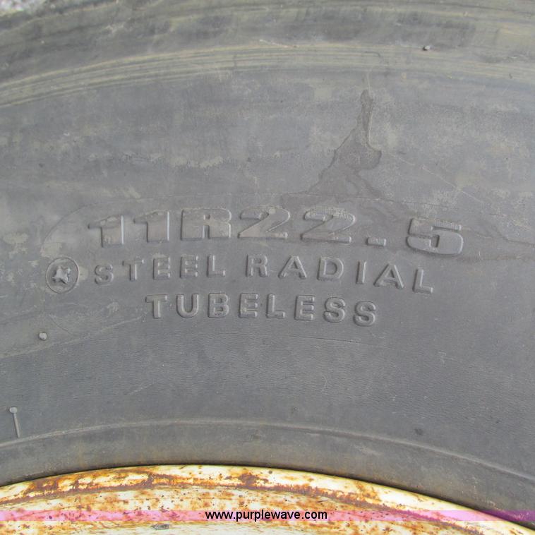 image for item L5345 1993 Mack CH613 semi truck