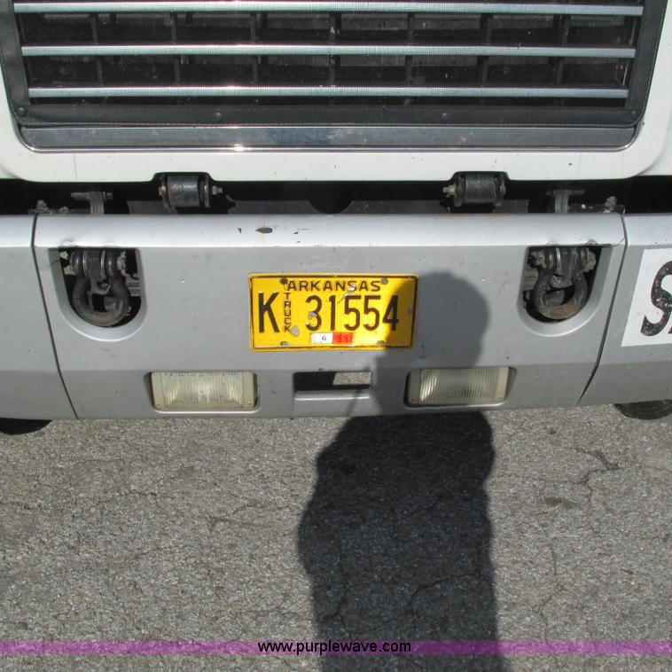 image for item L5345 1993 Mack CH613 semi truck