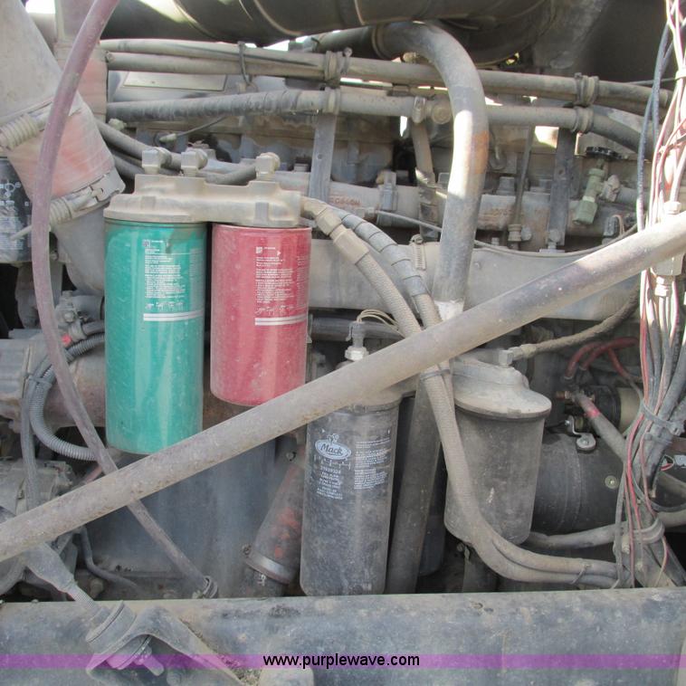 image for item L5345 1993 Mack CH613 semi truck