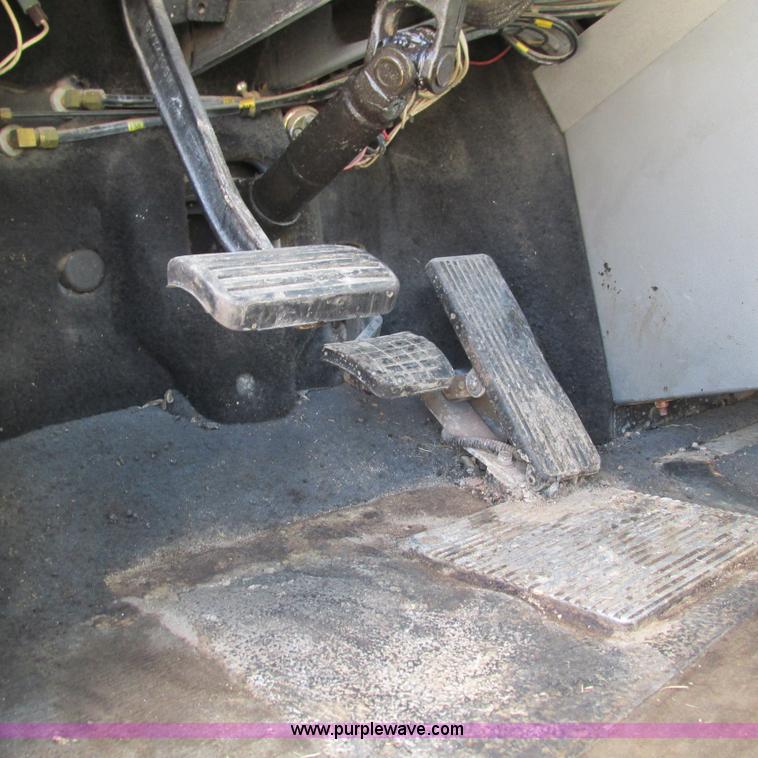 image for item L5345 1993 Mack CH613 semi truck