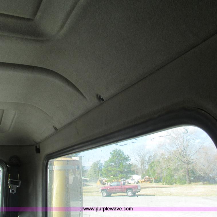 image for item L5345 1993 Mack CH613 semi truck