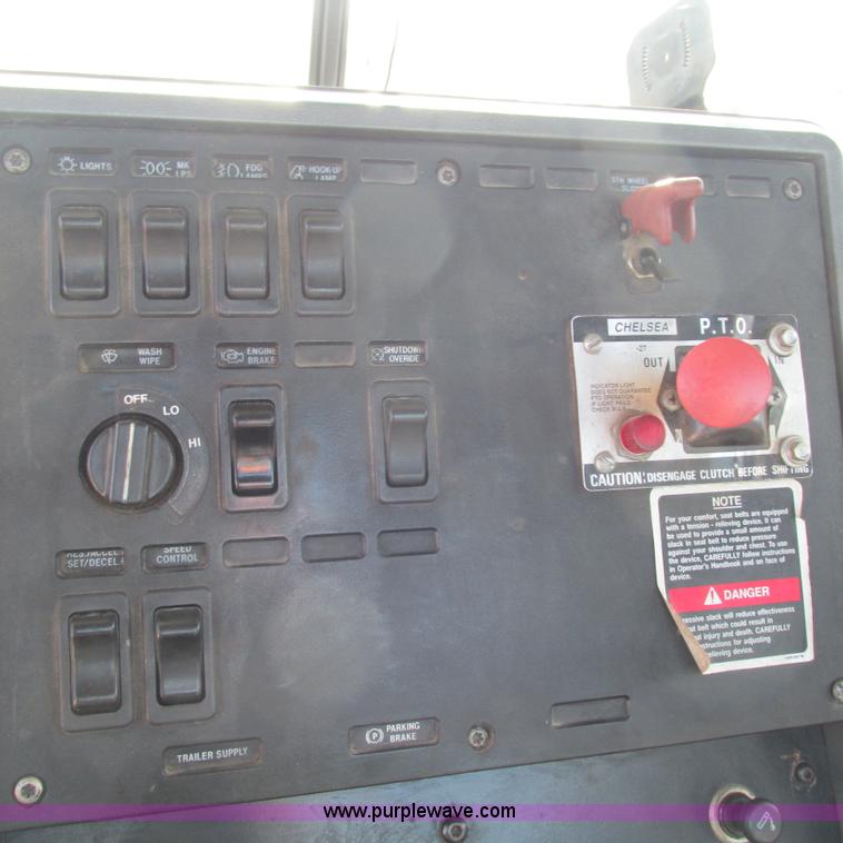 image for item L5345 1993 Mack CH613 semi truck